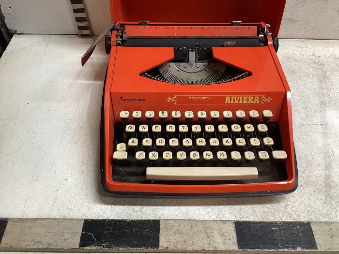 Retro Typewriter