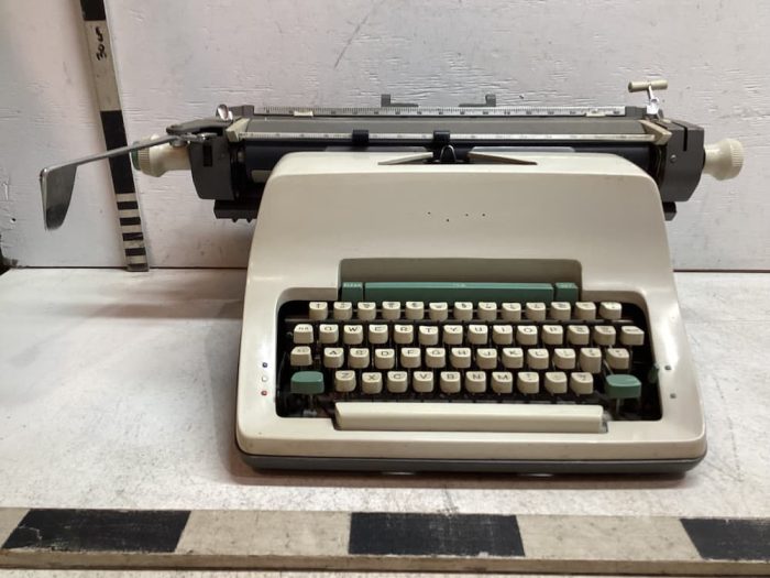 Retro type writer