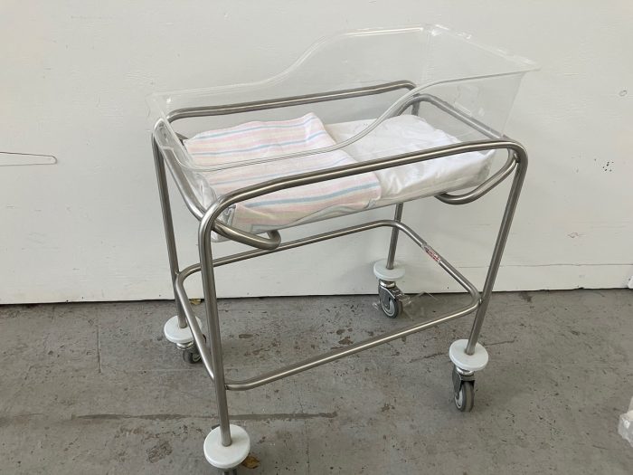 Hospital Baby Bassinet Trolley - Image 4