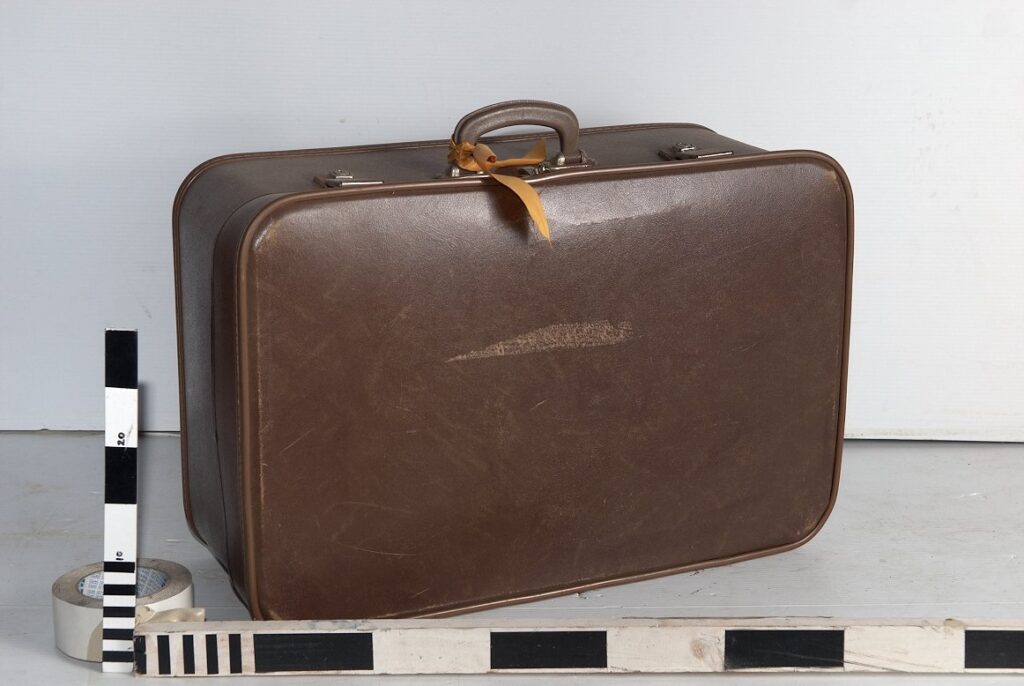 Retro brown leather hand luggage PropCo
