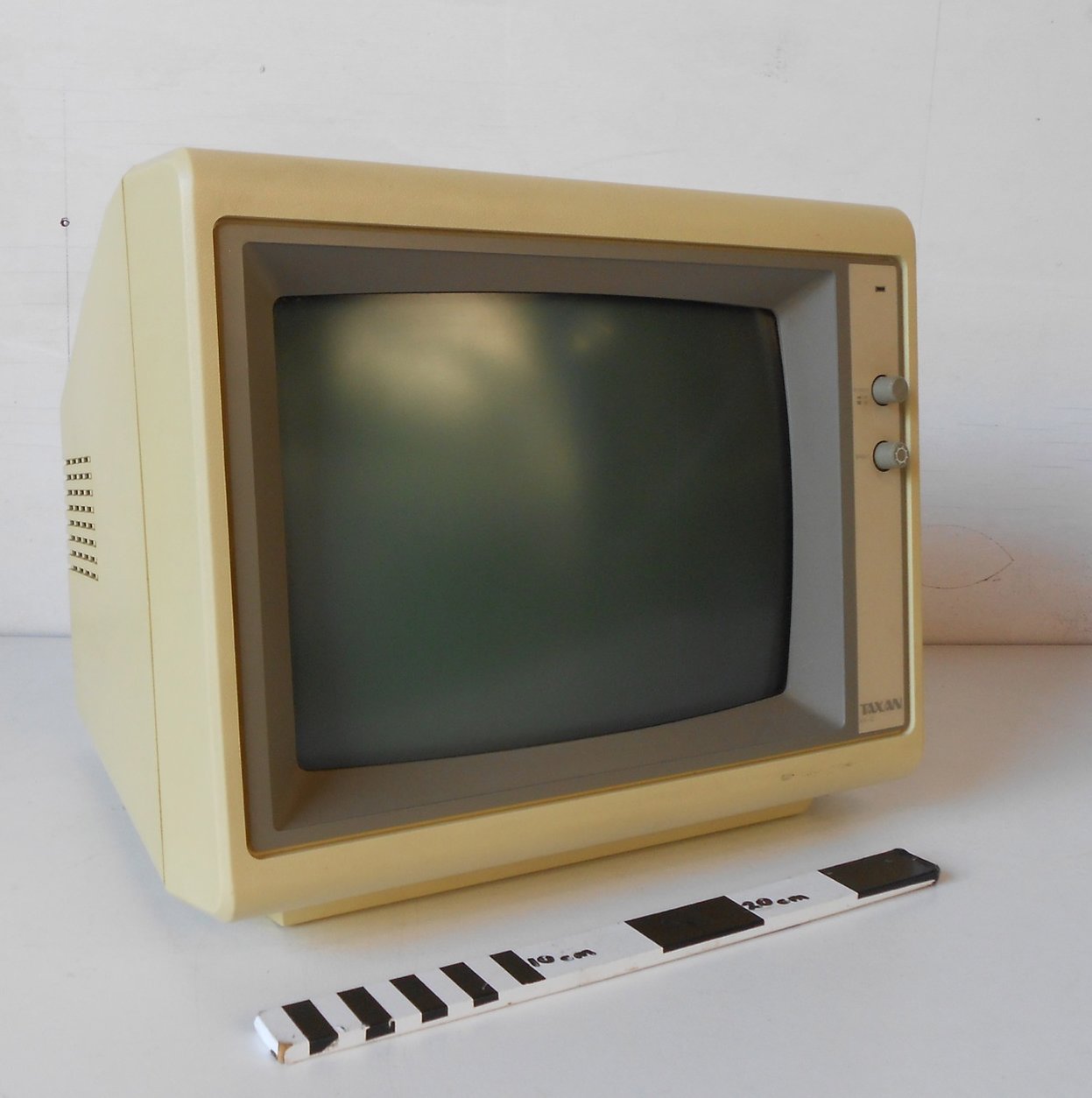 lotus Made a contract circuit Computer 80s Monitor – PropCo